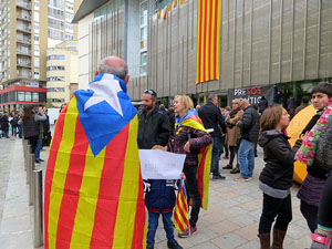 Jornada de vaga general 8N. Concentració davant la seu de la Generalitat a Girona