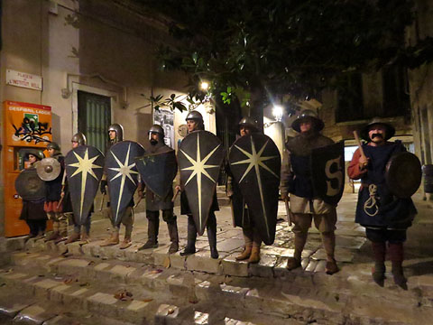 Les tropes invasores franceses preparades per atacar la Bruixa de la Catedral