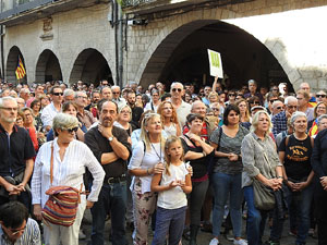 Concentració a la plaça del Vi i manifestació 'Cap pas enrere'