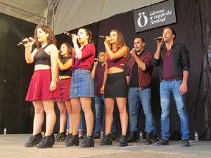 Festival A Capella 2018. Actuació del grup A Grup Vocal a la plaça de la Independència