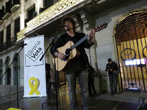 Concentració a la plaça del Vi per la llibertat dels presos polítics, amb Joanjo Bosk