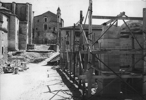 Obres de construcció de la llotja. Ca. 1970