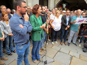 Concentració de rebuig de la sentència a la plaça del Vi