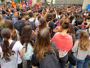 Concentració de rebuig de la sentència davant la seu de la Generalitat a Girona