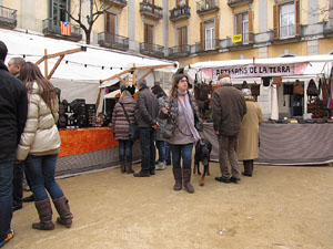 Mercat d'Artesania a la plaça de la Independència