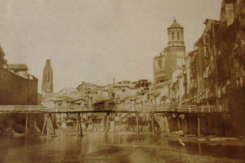 La foto més antiga coneguda de Girona. 1852. Al fons, el camapanar de Sant Feliu