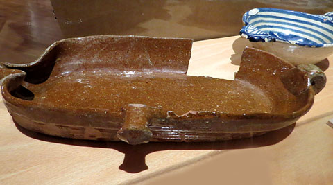 Greixonera vidriada marró. Segle XVII