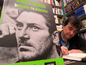 Signatura de llibres de Javier Cercas a la llibreria Geli de Girona