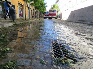 Tromba d'aigua i calamarsa a la ciutat de Girona el 30 de juny 2017. El dia després