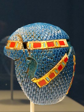 Perruca d'una estàtua reial. Faiança. Regne Nou, Ca. 1550-1069 aC. Probablementde Tebes