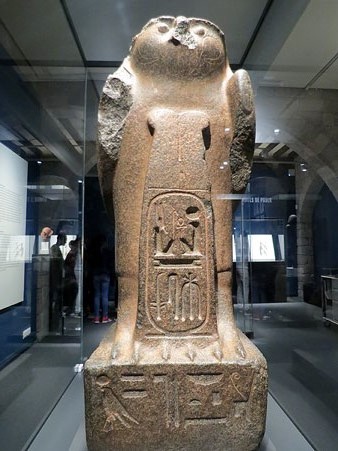 Estàtua del déu Re-Heractes. Granit. Dinastia XIX, regnat de Ramesses II, Ca. 1279-1213 aC. Tell el-Maskhuta