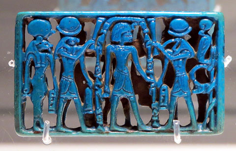 Plaqueta. Faiança blava. Tercer Període Intermediari, Ca. 1069-664 aC. Tuna el-Gebel