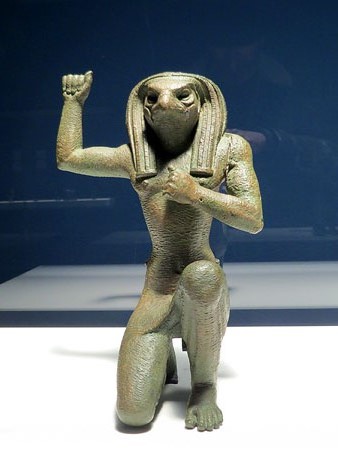 Estatueta en actitud de joia. Bronze. Baixa Època. Ca. 664-332 aC