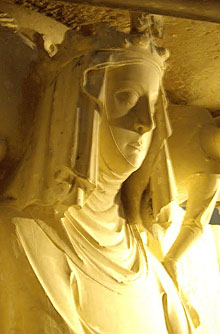 Blanca d'Anjou, esposa de Jaume II el Just. Detall de la tomba reial a Santes Creus