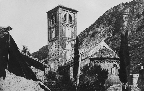 Absis i campanar de l'església de Sant Esteve de Baget. 1911-1936