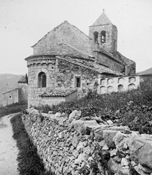 Vista general de l'església de Sant Feliu i part del cementiri de Rocabruna. 1918