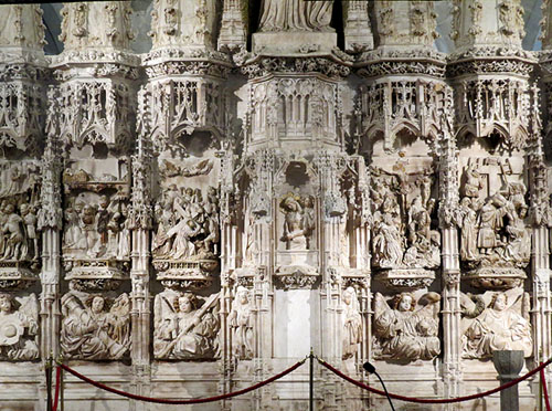 Detall del retaule d'alabastre de l'altar major