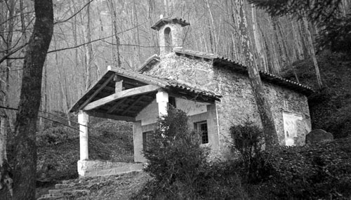 Vista exterior de l'Ermita de Sant Martí del Corb a Les Preses. 1950-1960