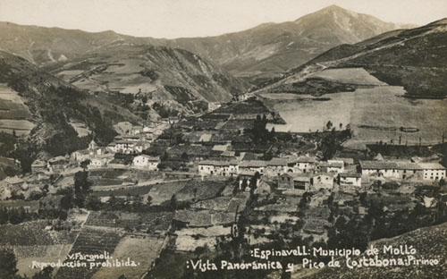 Vista panoràmica d'Espinavell amb el Costabona. 1911