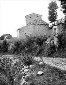 Camí vora l'absis de l'Església de Sant Martí de Surroca. 1939-1955