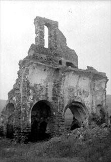Restes del castell de Quermançó