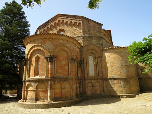 Vista exterior dels absis del monestir de Sant Joan de les Abadesses
