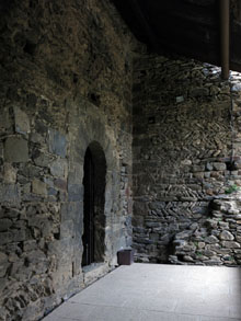Portal del claustre del monestir de Sant Quirze de Colera