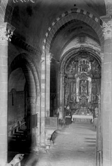 Interior de l'església de Sant Joan les Fonts. 1889-1916