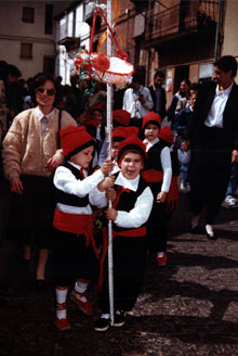 Dansa del Balla-balla de Sant Joan les Fonts. 1993
