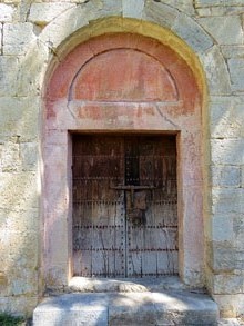 Porta de l'església de Sant Martí d'Ogassa
