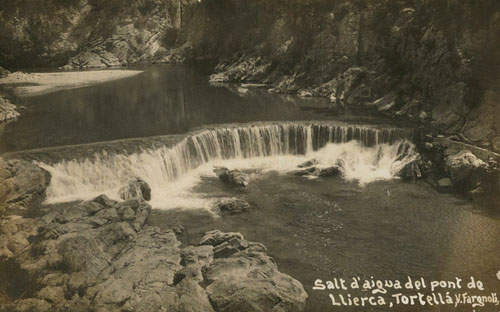 Salt d'aigua del pont de Llierca, a Tortellà. 1911-1944