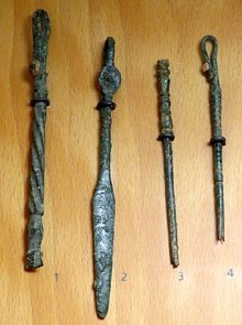 Instruments quirúrgics. 425-325 aC