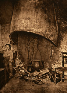 Típica llar de foc, Gombrèn. 1920