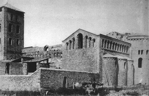 Restauració dels absis del monestir. 1886