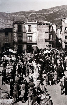 Gent i parades ambulants a la Fira de Tortellà. 1911-1944