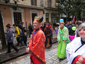 Celebració de l'any nou xinès a Girona. La cercavila