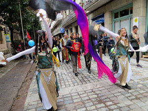 Celebració de l'any nou xinès a Girona. La cercavila