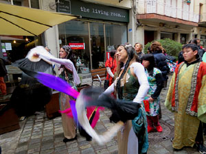 Celebració de l'any nou xinès a Girona. La cercavila