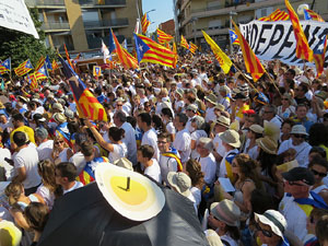 Diada Nacional 2016. Manifestaci&oacute; sotre el lema A punt. Endavant rep&uacute;blica catalana, a Salt