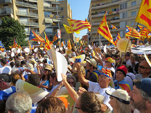 Diada Nacional 2016. Manifestaci&oacute; sotre el lema A punt. Endavant rep&uacute;blica catalana, a Salt