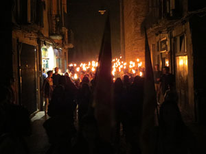 Diada Nacional 2016. X Marxa de Torxes de Girona pels carrers del Barri Vell