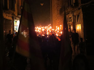 Diada Nacional 2016. X Marxa de Torxes de Girona pels carrers del Barri Vell