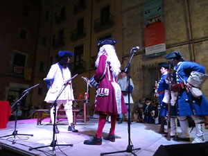 Diada Nacional 2016. X Marxa de Torxes de Girona. Recreaci&oacute; hist&ograve;rica amb el Regiment de Sant Narc&iacute;s i l'actriu Cristina Cervi&agrave;
