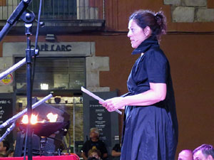 Diada Nacional 2016. X Marxa de Torxes de Girona. Recreaci&oacute; hist&ograve;rica amb el Regiment de Sant Narc&iacute;s i l'actriu Cristina Cervi&agrave;
