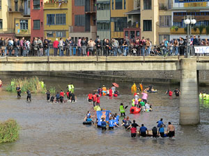 Fires 2016. 5a. Baixada d'Andr&ograve;mines pel riu Onyar del segle XXI