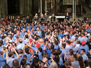 Fires 2016. Castells dins la nau g&ograve;tica de la Catedral de Girona