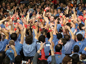Fires 2016. Castells dins la nau g&ograve;tica de la Catedral de Girona