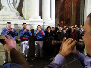 Fires 2016. Castells dins la nau g&ograve;tica de la Catedral de Girona
