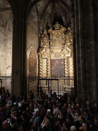 Capella lateral durant l'actuació castellera