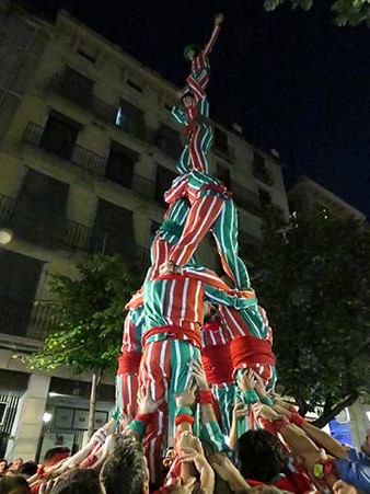 Actuació de la Nova Muixeranga d'Algemesí